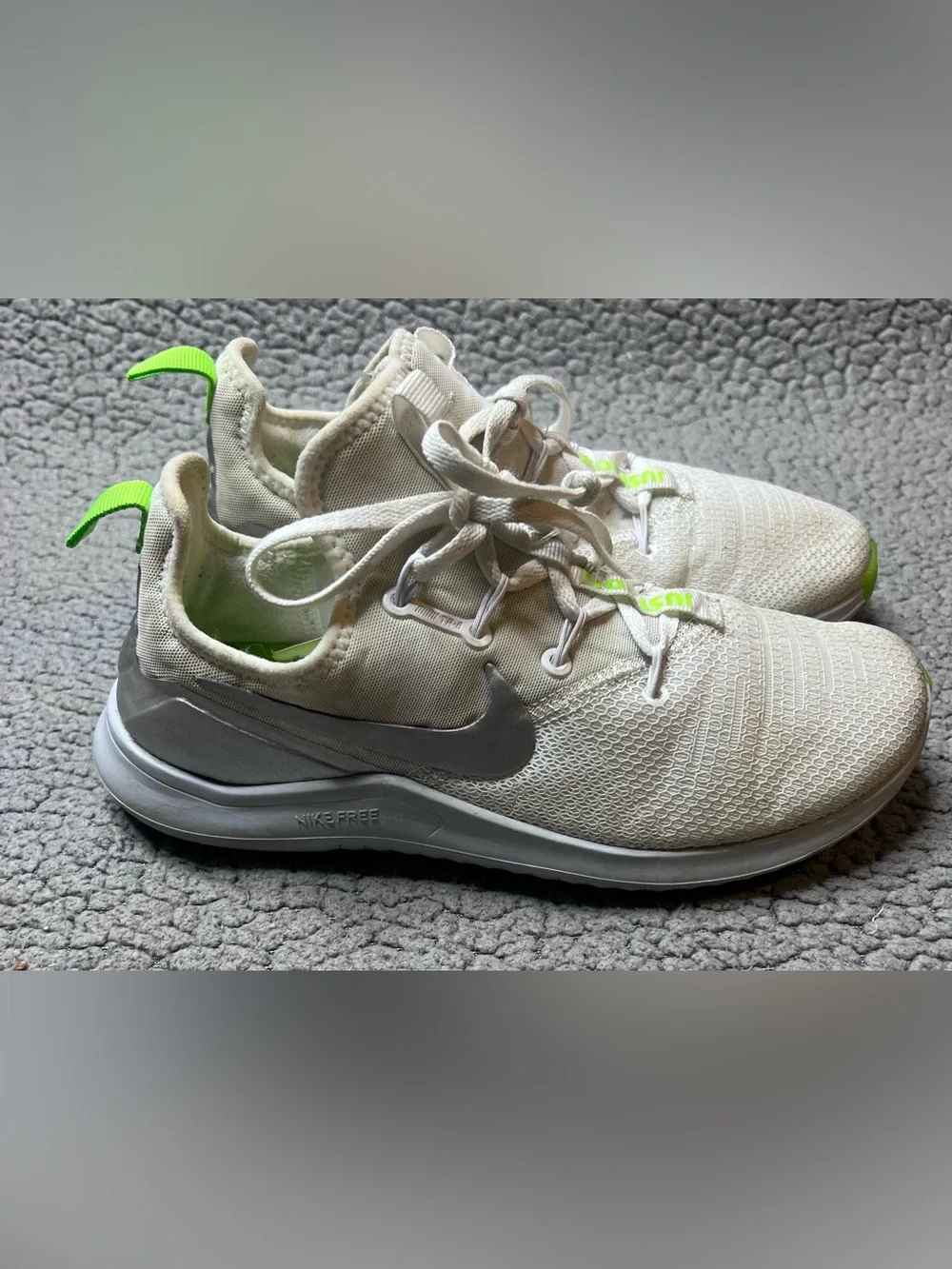Nike Free TR 8 Sneakers Womens Size 7 White And Green 942888